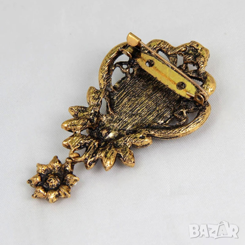 Брошка с камея, снимка 3 - Колиета, медальони, синджири - 44894484