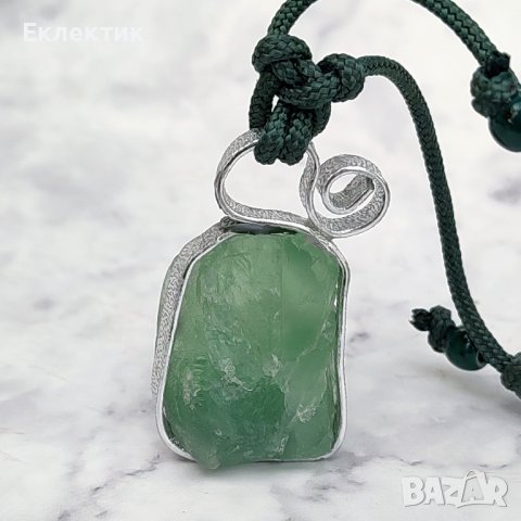 Колиета със суров зелен флуорит, снимка 8 - Колиета, медальони, синджири - 44103196