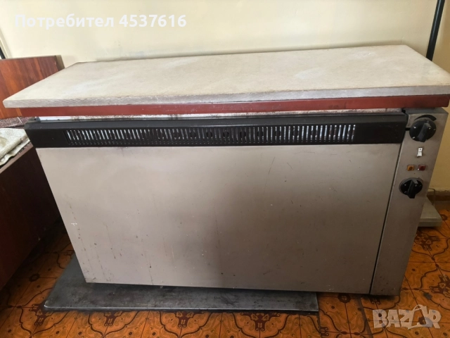 Продавам 2 броя акумулиращи печки с мраморна плоча.