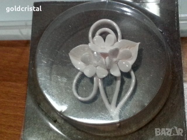 Стар български костен порцелан Бононя прекрасна брошка , снимка 3 - Антикварни и старинни предмети - 43689907