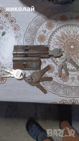 Продавам два броя патрони за врати, снимка 3 - Интериорни врати - 50816285