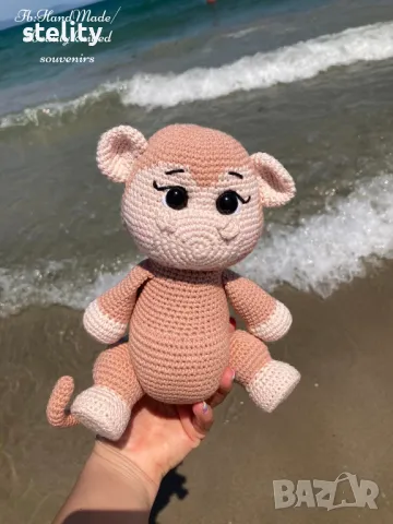 Плетена играчка маймунка