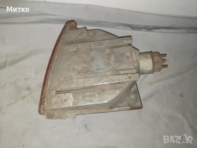 Преден десен мигач за АУДИ 100 Ц3 AUDU 100 C3, снимка 4 - Части - 48267501