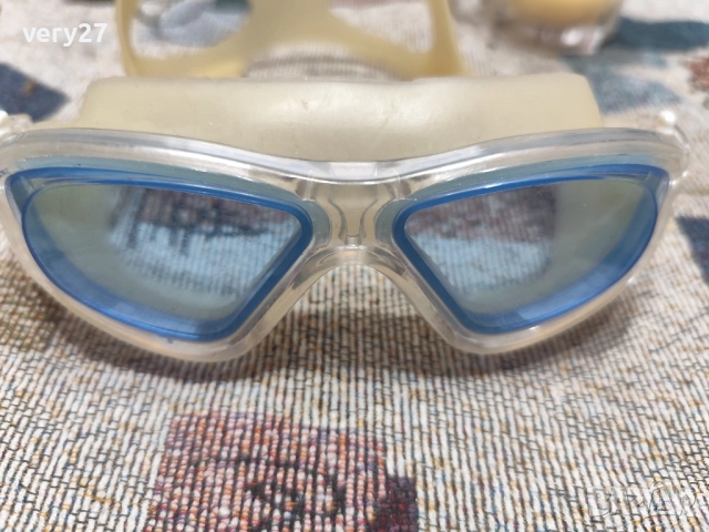 очила и бански за море