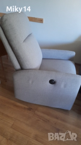 Регулируемо електрическо кресло Vonsild , снимка 9 - Столове - 52415716