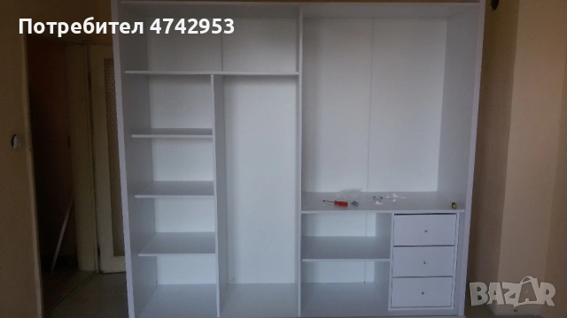 Продавам четирикрилен гардероб с плъзгащи врати., снимка 2 - Гардероби - 53540251