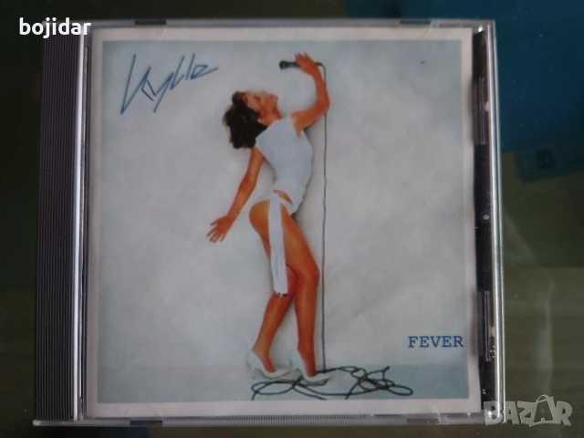 Продавам компакт дискове