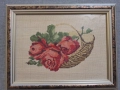 Гоблен рози в панер с рамка, снимка 1