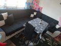 Ъглов диван +6 възглавнички+ стъклена маса, снимка 1 - Дивани и мека мебел - 34799045