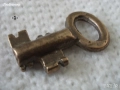 Старо бронзово ключе + други - списък, снимка 1