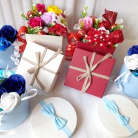 Налични кутии с бонбони,рози ,ароматни цветя, снимка 2 - Декорация за дома - 32955674