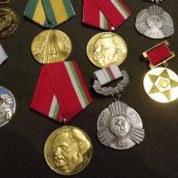 Ордени и медали от соца, снимка 9 - Нумизматика и бонистика - 43958526
