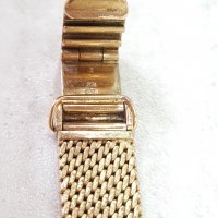 Швейцарски златен дамски часовник., снимка 11 - Бижутерийни комплекти - 34628920