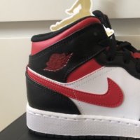 Маратонки оригинални NIKE AIR JORDAN 1 MID BRED TOE WHITE, снимка 3 - Детски маратонки - 43386539