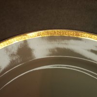 Порцеланова салатна кръгла голяма чиния, златна шарка, снимка 2 - Чинии - 43771441