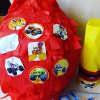  Голяма пинята + подарък маска и конфети ,готови за изпращане, снимка 3 - Декорация за дома - 24503646