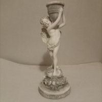 Много красива ретро колекционерска статуетка свещник от полирезин., снимка 1 - Статуетки - 43646871