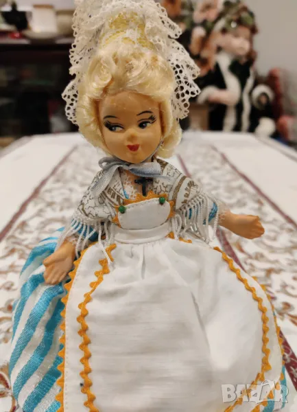 Кукла в национална носия , снимка 1