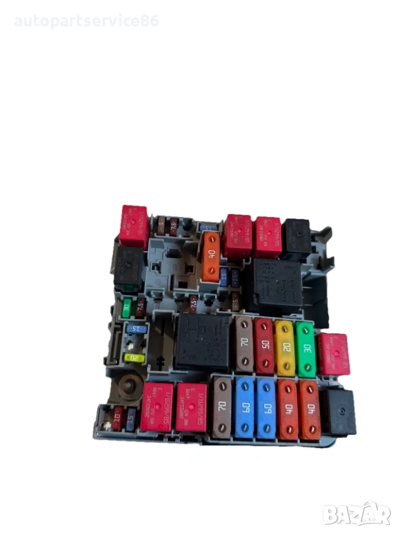 кутия с бушони и релета за Fiat 500L, номер 51867698, за 1.3 Мултиджет, 2013 г., снимка 1