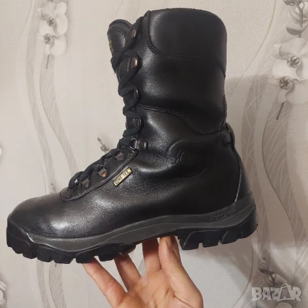 La Sportiva номер 44 туристически обувки / ботуши кубинки , снимка 1