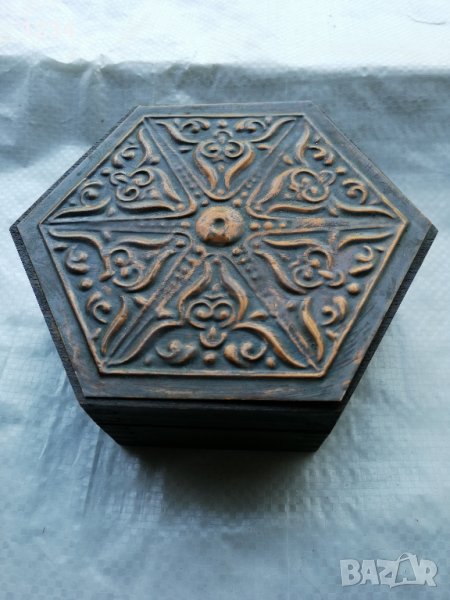 Шестоъгълна дървена кутия 16 см. , снимка 1