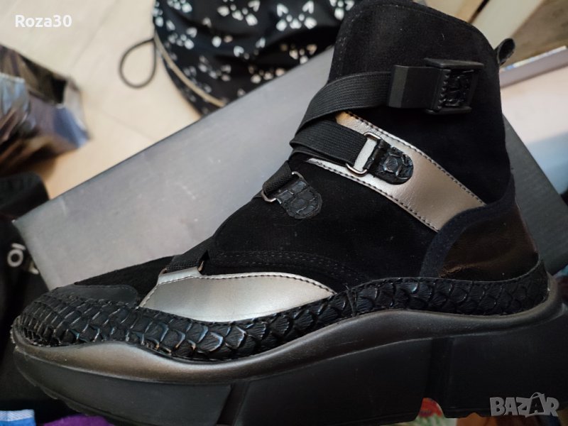 Страхотен модел на платформа, снимка 1