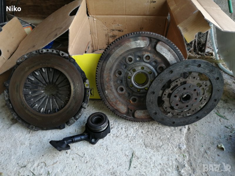 комплект съединител с демпферен маховик peugeot ford volvo, снимка 1