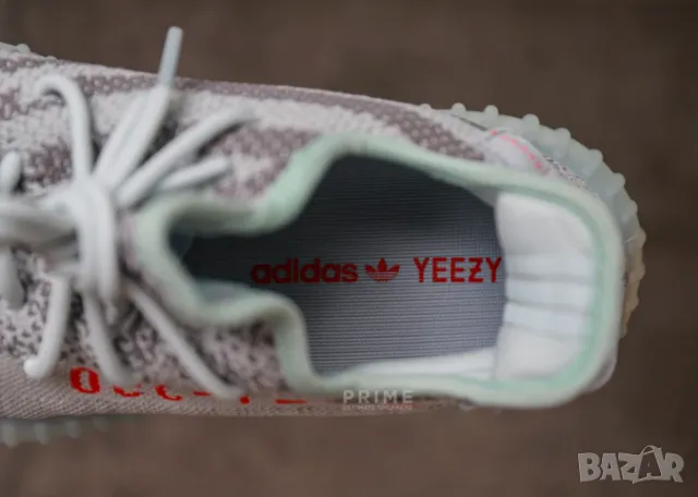 оригинални маратонки adidas Yeezy Boost 350 V2 номер 44 1/3, снимка 8 - Маратонки - 47918670