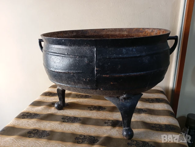 Стара кашпа,саксия, манган