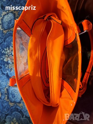 Лачена чанта с подплата, снимка 3 - Чанти - 40637394