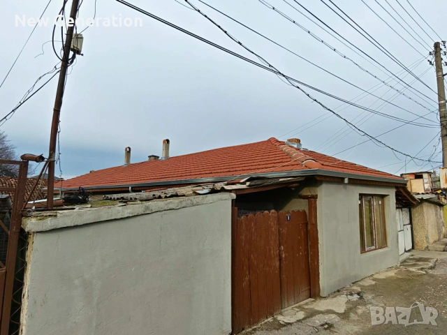 Продава къща на 100 метра от Дунавската градина с нов покрив и дограма , 9 стаи, снимка 2 - Къщи - 53278324