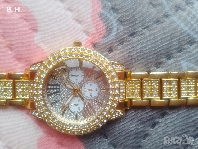 ЛУКСОЗЕН ДАМСКИ ЧАСОВНИК В ЗЛАТЕН ЦВЯТ , снимка 5 - Луксозни - 53051399