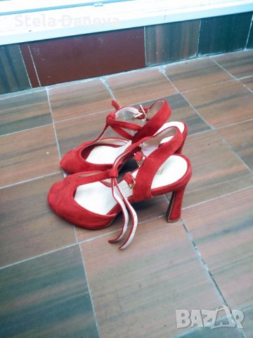 НОВИ токчета в яркочервен цвят, снимка 2 - Дамски обувки на ток - 32753058
