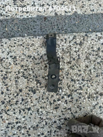 Долна планка държач на задна броня на Ауди Audi A8 D4 H4 само за 10Eur. 4h0807842, снимка 2 - Части - 53131071