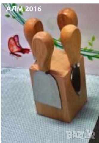 Комплект ножове за сирена с поставка