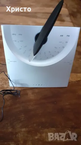 радио AM/FM със светеща ярко стрелка за настройване на станциите Италия