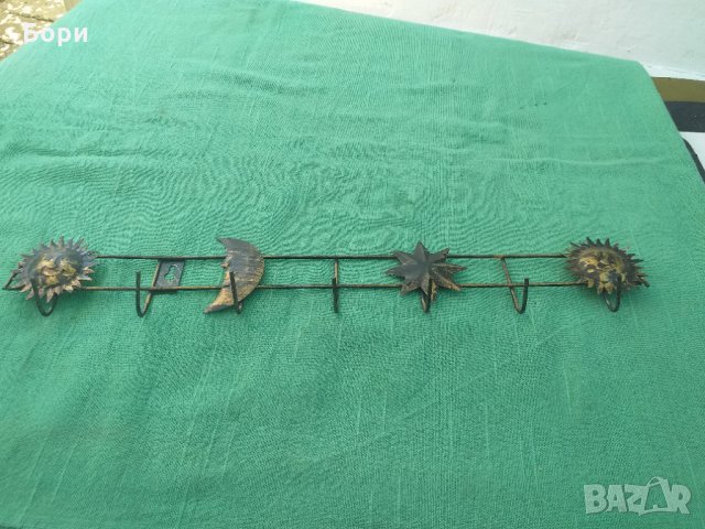 Стара метална закачалка