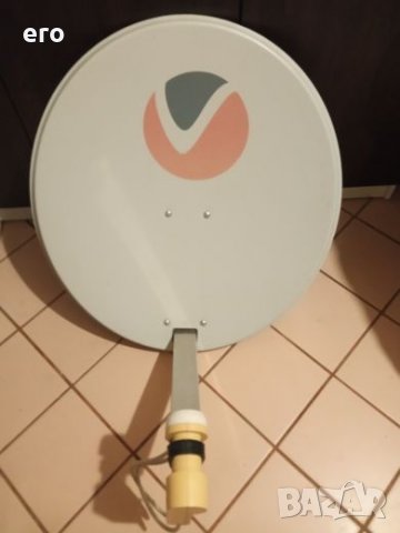 Сателитна чиния с конвертор за две устройства едновременно 