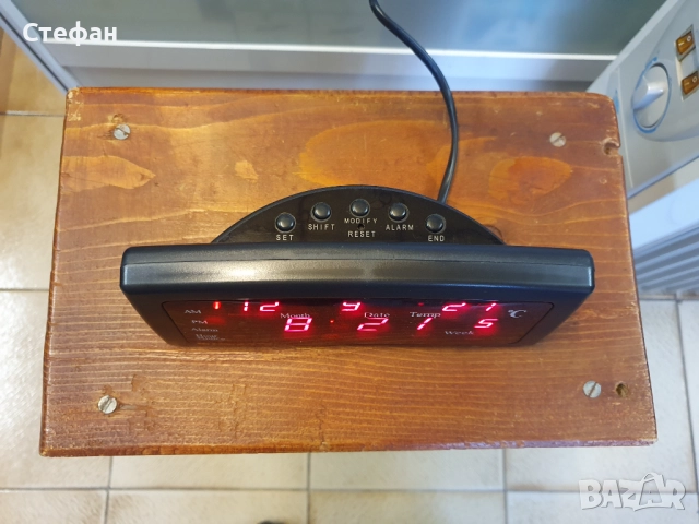 НОВ! Настолен електронен часовник с дата, термометър и аларма. По 25лв./бр., снимка 4 - Други - 51975681