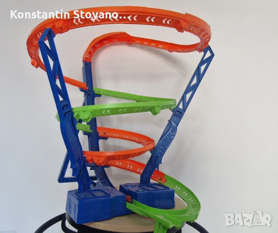 Детска писта Mattel Hot Wheels Spiral Speed Crash – без кола, снимка 2 - Коли, камиони, мотори, писти - 53040444