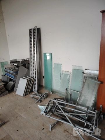 Стелажи, снимка 2 - Стелажи и щандове - 52526984