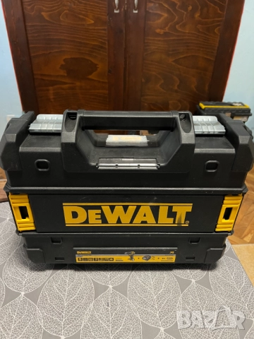 Винтоверт Dewalt DCD709, снимка 10 - Винтоверти - 52431433