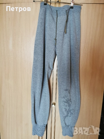 Дамски спортен комплект в 3 бр. различни модели светло сиво.Размер М.Нови., снимка 5 - Спортни екипи - 49422579