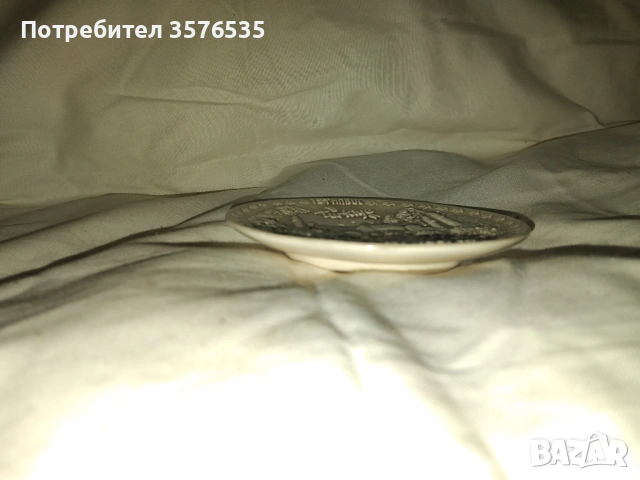 Продавам декоративна чинийка., снимка 2 - Колекции - 53181721