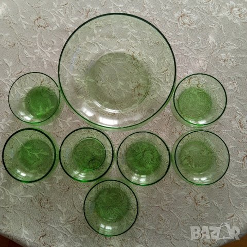Зелен стъклен сервиз, снимка 2 - Сервизи - 43368170