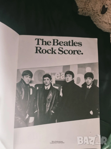 Оригинална ,английска книга The Beatles Rock Score, снимка 7 - Китари - 52071148
