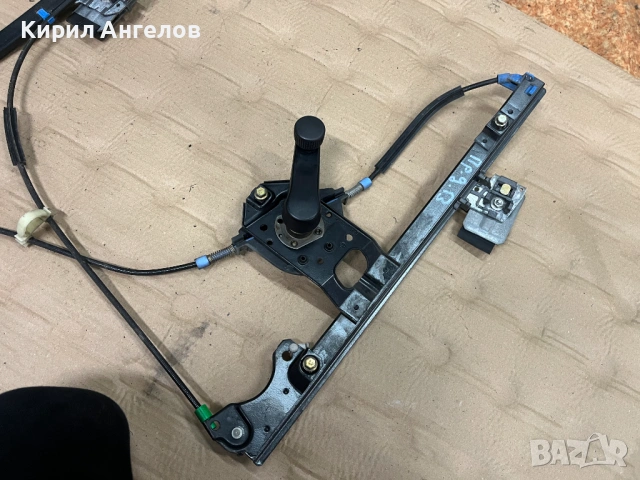 Преден десен механизъм на стъклото за VW Golf 3 (механичен), снимка 2 - Части - 53607682