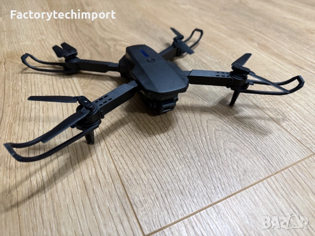 Дрон E88 PRO с две HD камери и 15 мин. полет + чанта