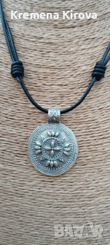 Дамски колиета с естествена кожа. Бижута Луди гъби.