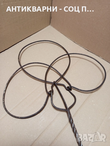 Соц Стара Българска Тупалка За Килими. , снимка 2 - Антикварни и старинни предмети - 52794960